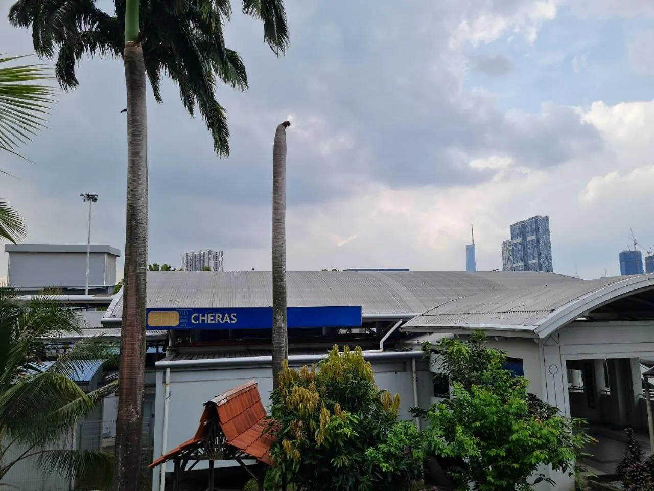 1 Min Next To Lrt Cheras 68 吉隆坡 马来西亚