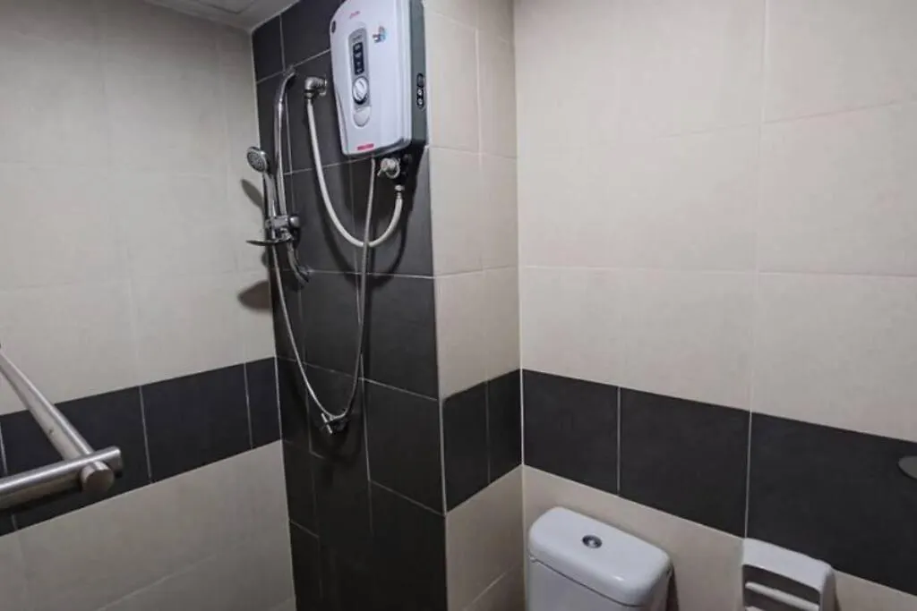 1 Min Next To Lrt Cheras 68 Kuala Lumpur